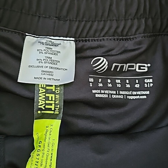MPG Lined Athletic Shorts Black & Maroon Size: Small. Excellent Condition. - Picture 2 of 3